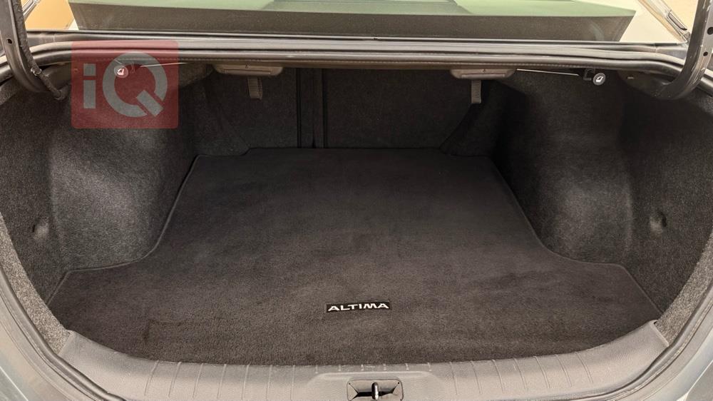 نيسان ألتيما